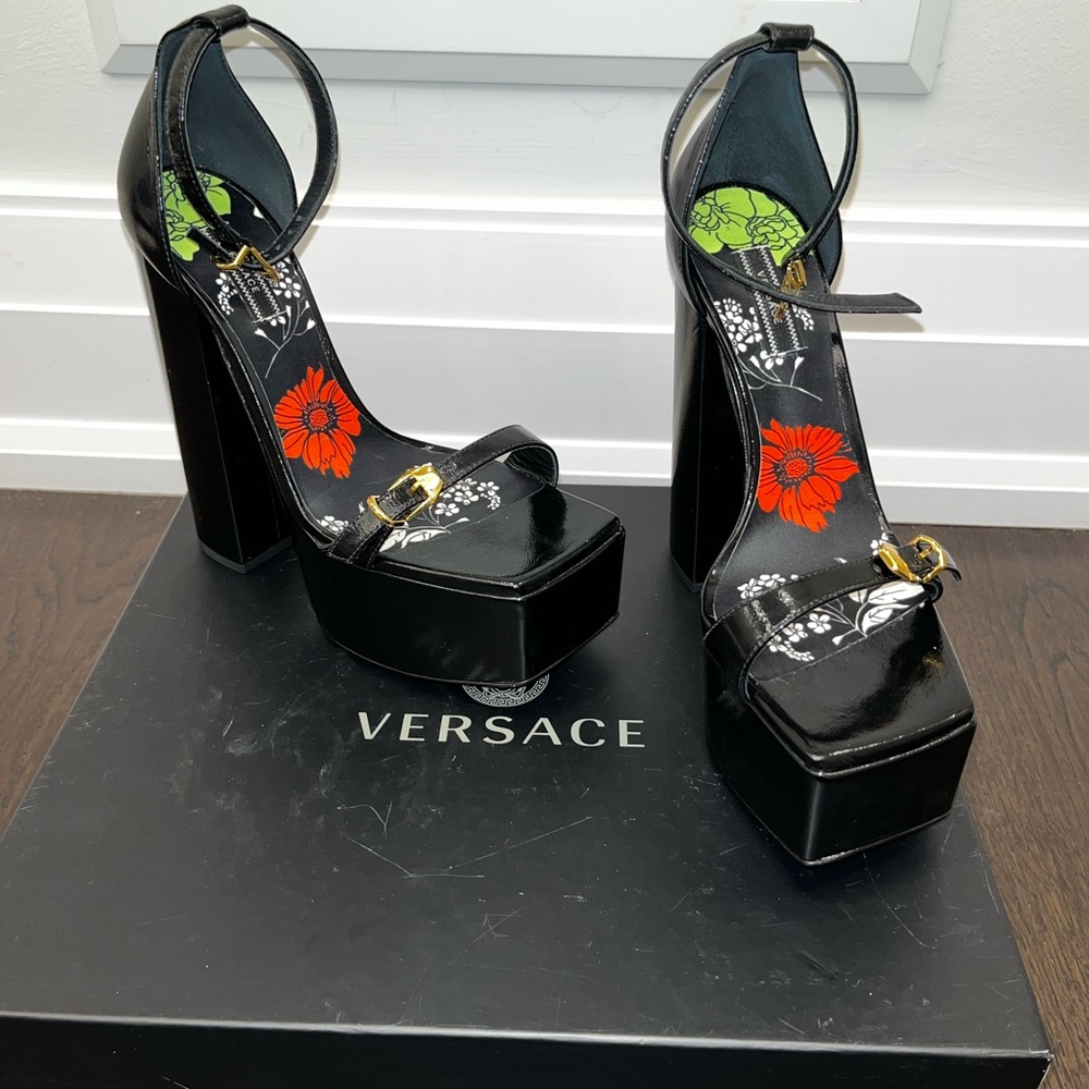 Versace Black Platform Heels, NEVER WORN